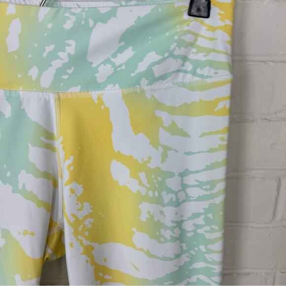 Fabletics Tie Dye Print Athletic Leggings Size M - Picture 6 of 8